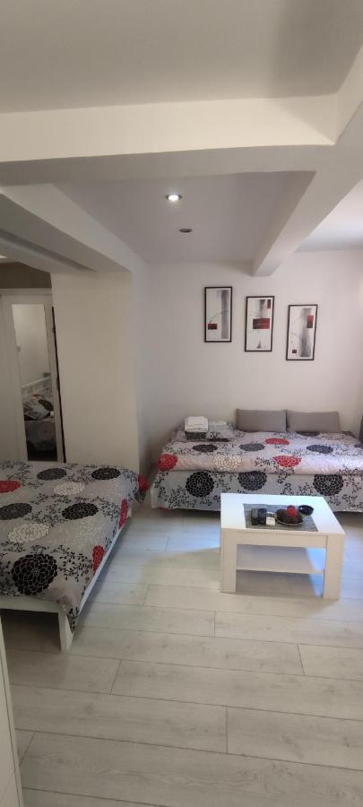 Studio Apartman Kocka Белград Екстериор снимка