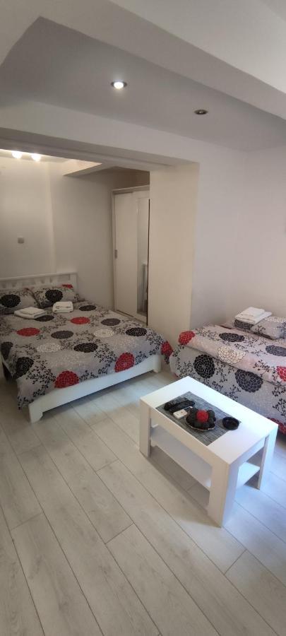 Studio Apartman Kocka Белград Екстериор снимка