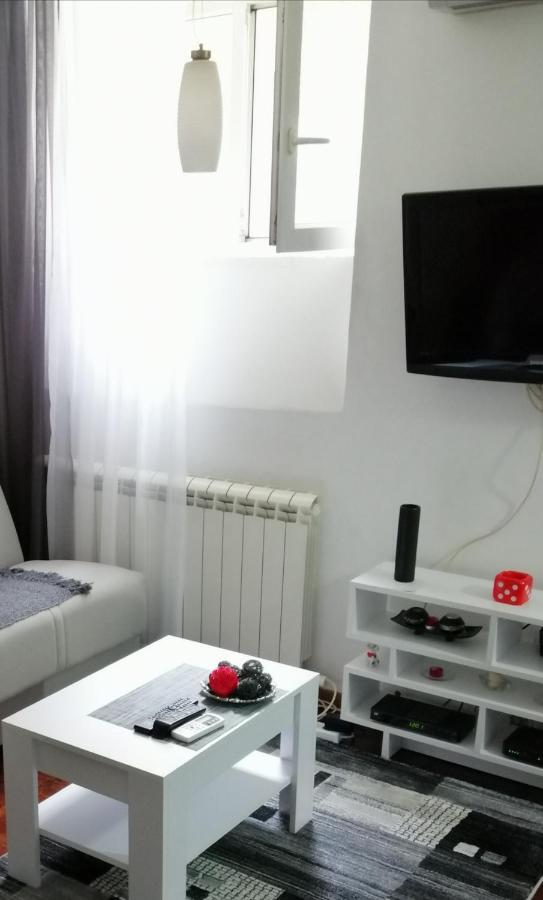 Studio Apartman Kocka Белград Екстериор снимка